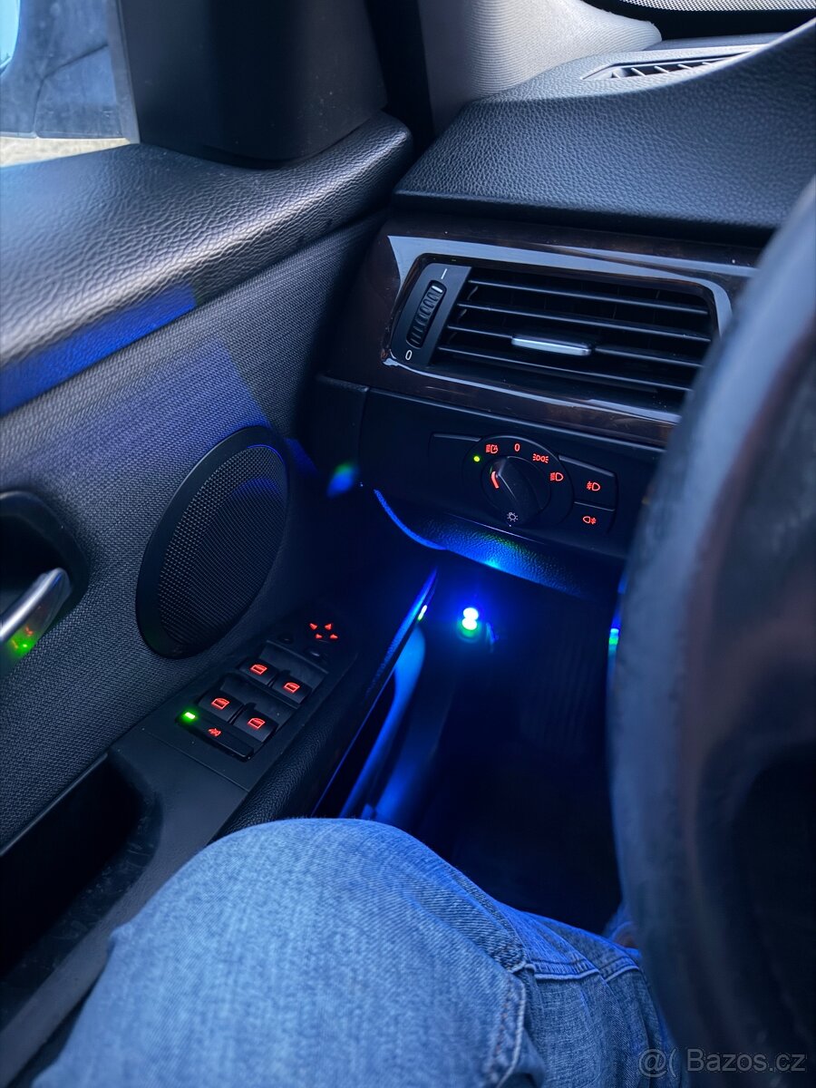 BMW E91 325i 160kw automat - 16