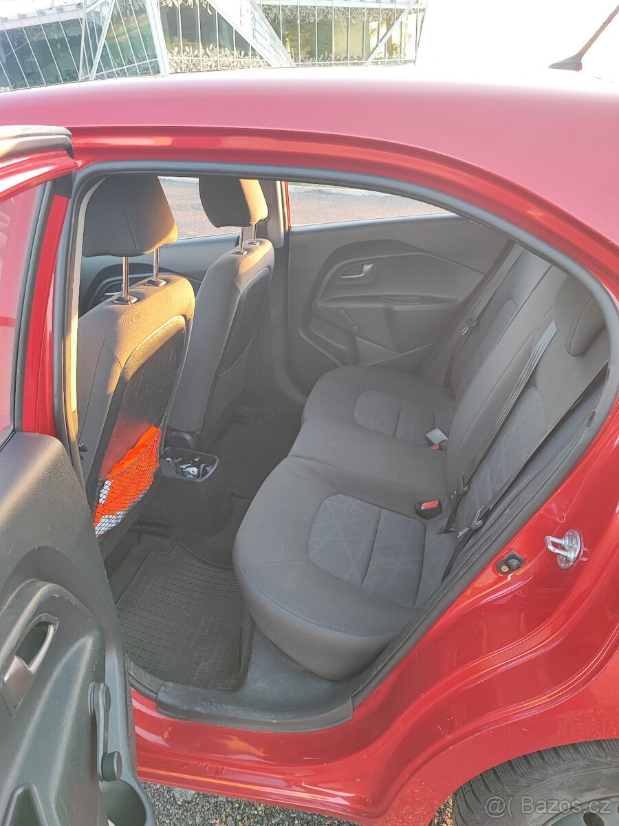 Kia Rio 2012 1.4 benzín 80 kW - 16
