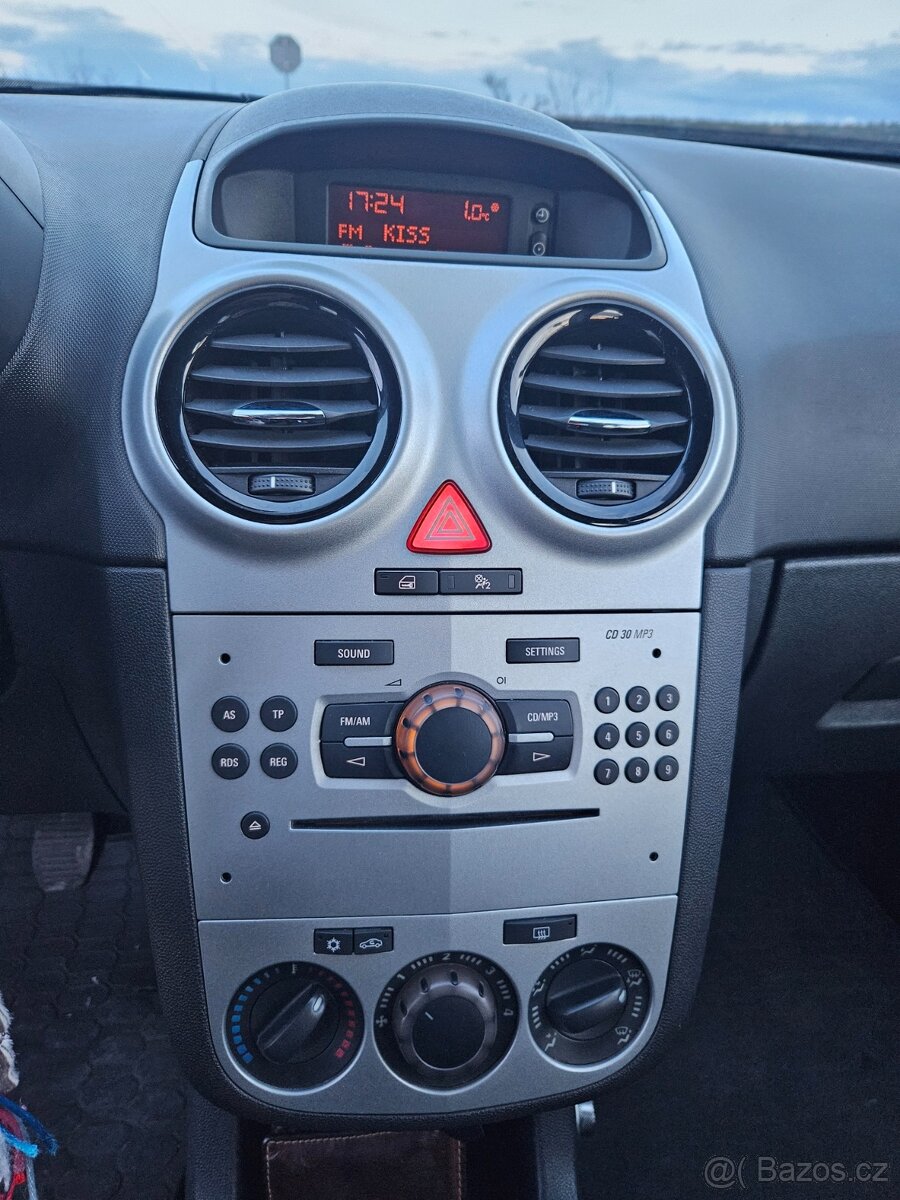 Opel Corsa D 1.4 benzín - 16