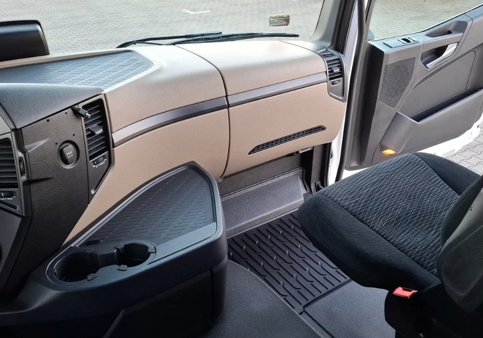 Mercedes-Benz ACTROS F 1833 - 4x2 - Shrnovačka - 16