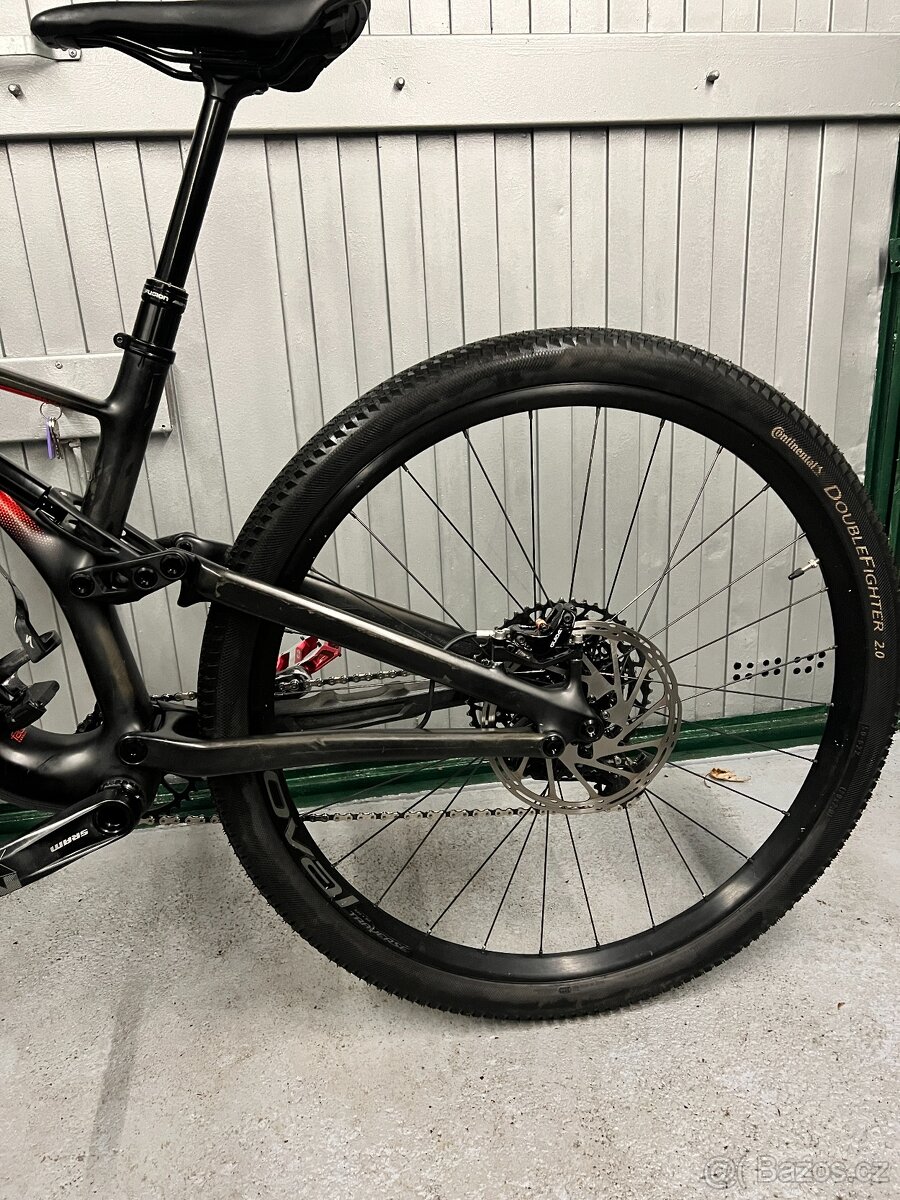 Trailové karbonové kolo Specialized Stumpjumper 29" - 16