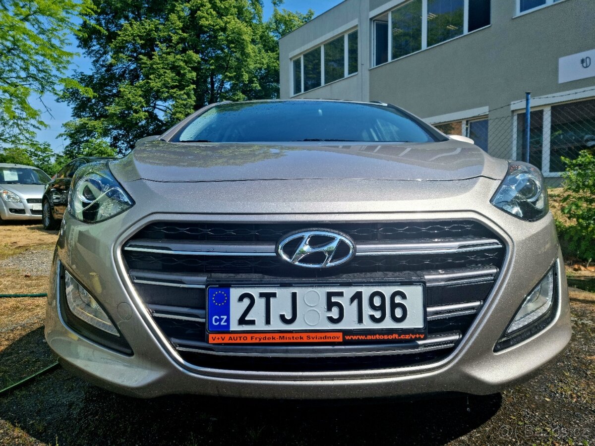 HYUNDAI I30 COMBI 1.6 CRDI 2016 81 kW 95 000 KM NÁJEZD - 16