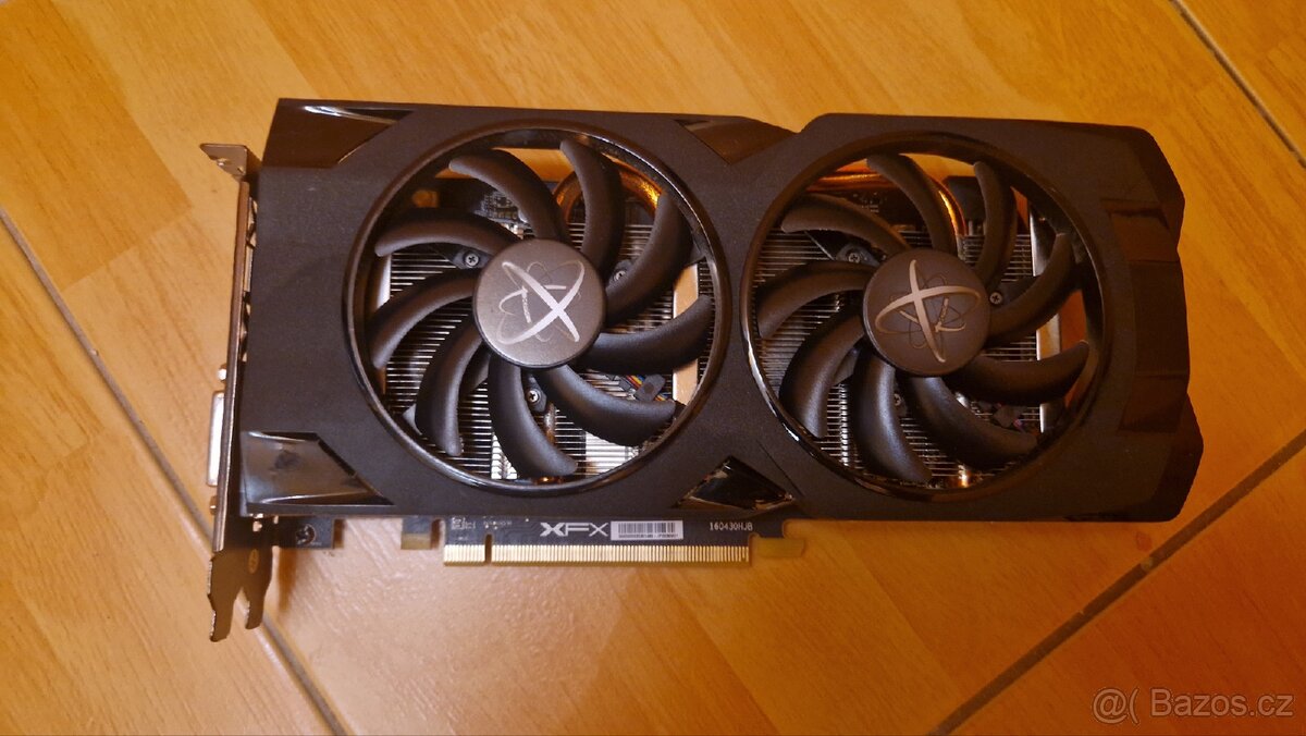 Grafické karty PCI-E plně funkční - 16