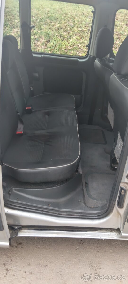 🚗 Peugeot Partner – spolehlivý pracant - 16