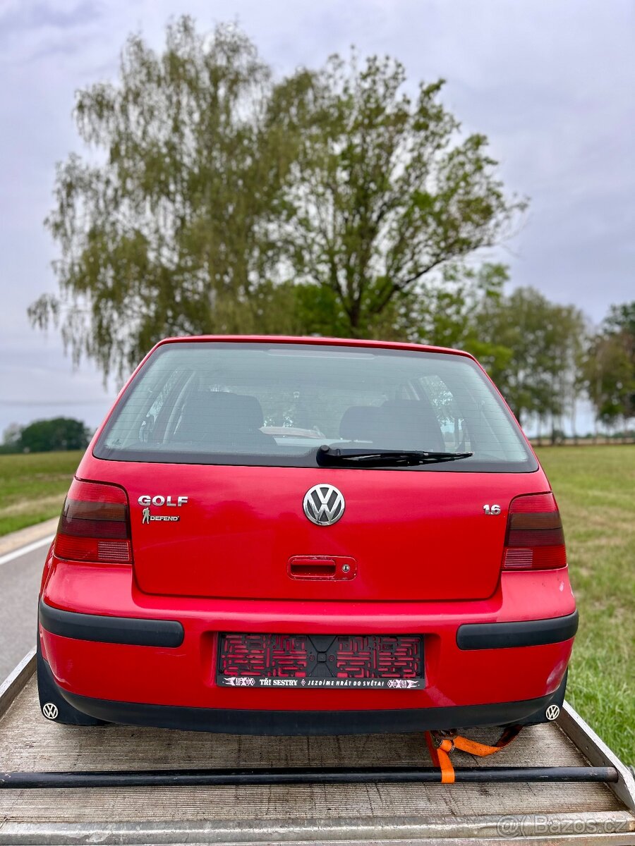 Volkswagen Golf IV 1.6 - 16