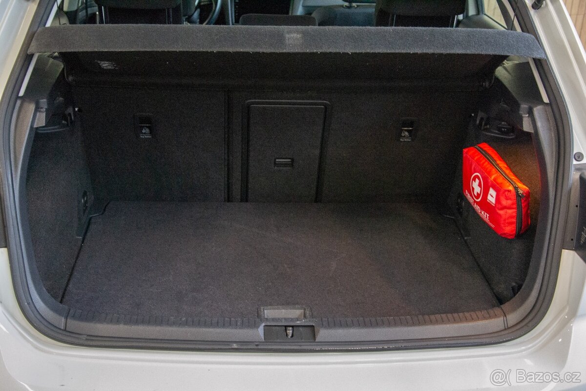 Volkswagen e-Golf - 16