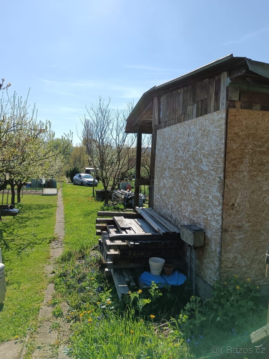 Zahrada s chatou, Otrokovice - 16