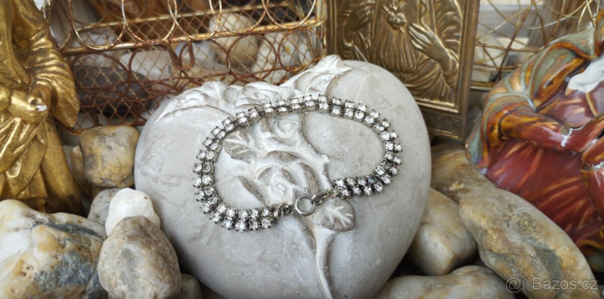 Staré šperky a bižuterie viz fota. Cena za kus 150 Kč. - 16