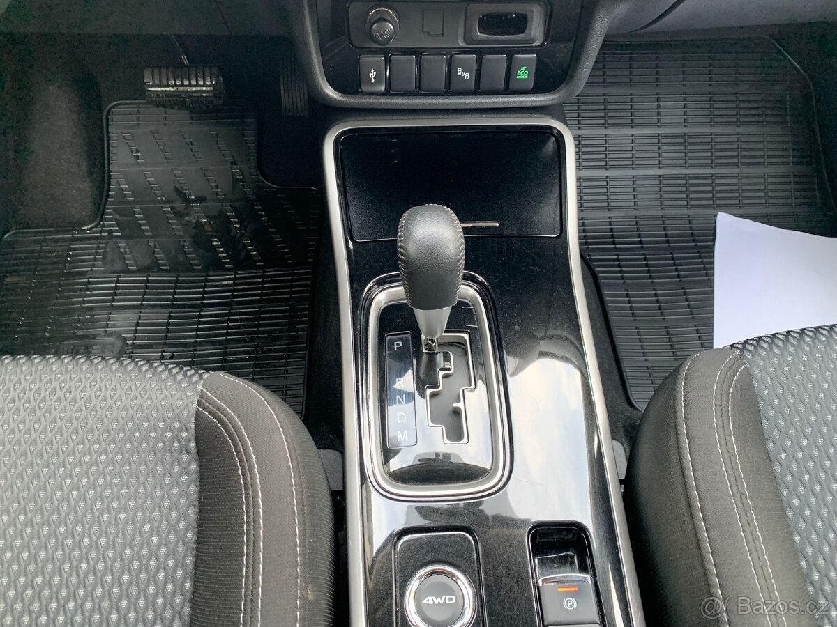 Mitsubishi Outlander 2,0 MIVEC Intense+ CVT 4WD - 16