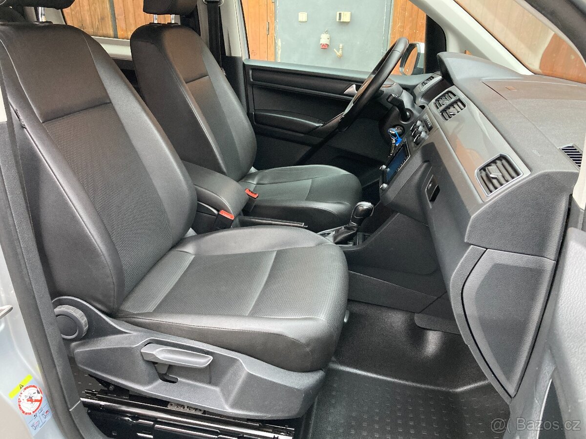 VOLKSWAGEN CADDY MAXI 2,0TDi DSG 7míst HIGHLINE - 16