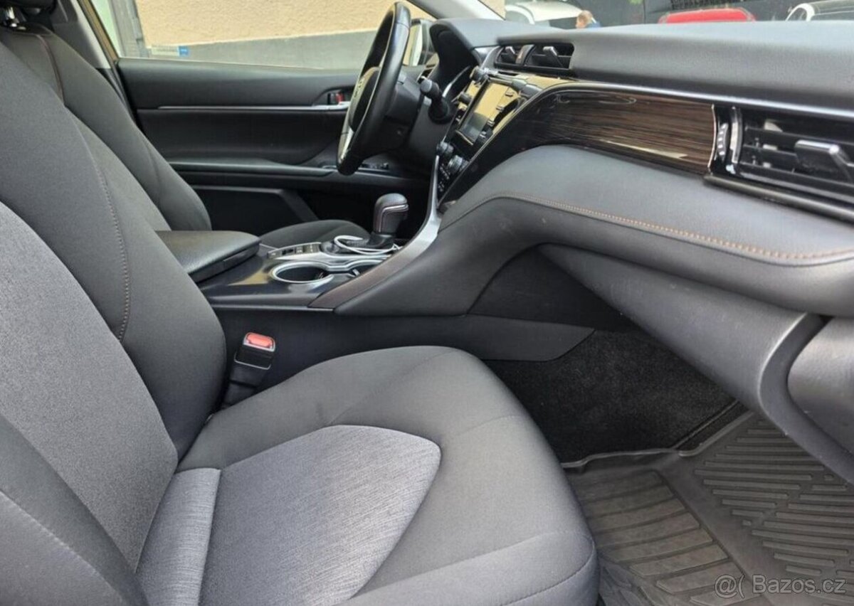Toyota Camry 2.5-HYBRID-SERVIS.HISTORIE-ČR - 16