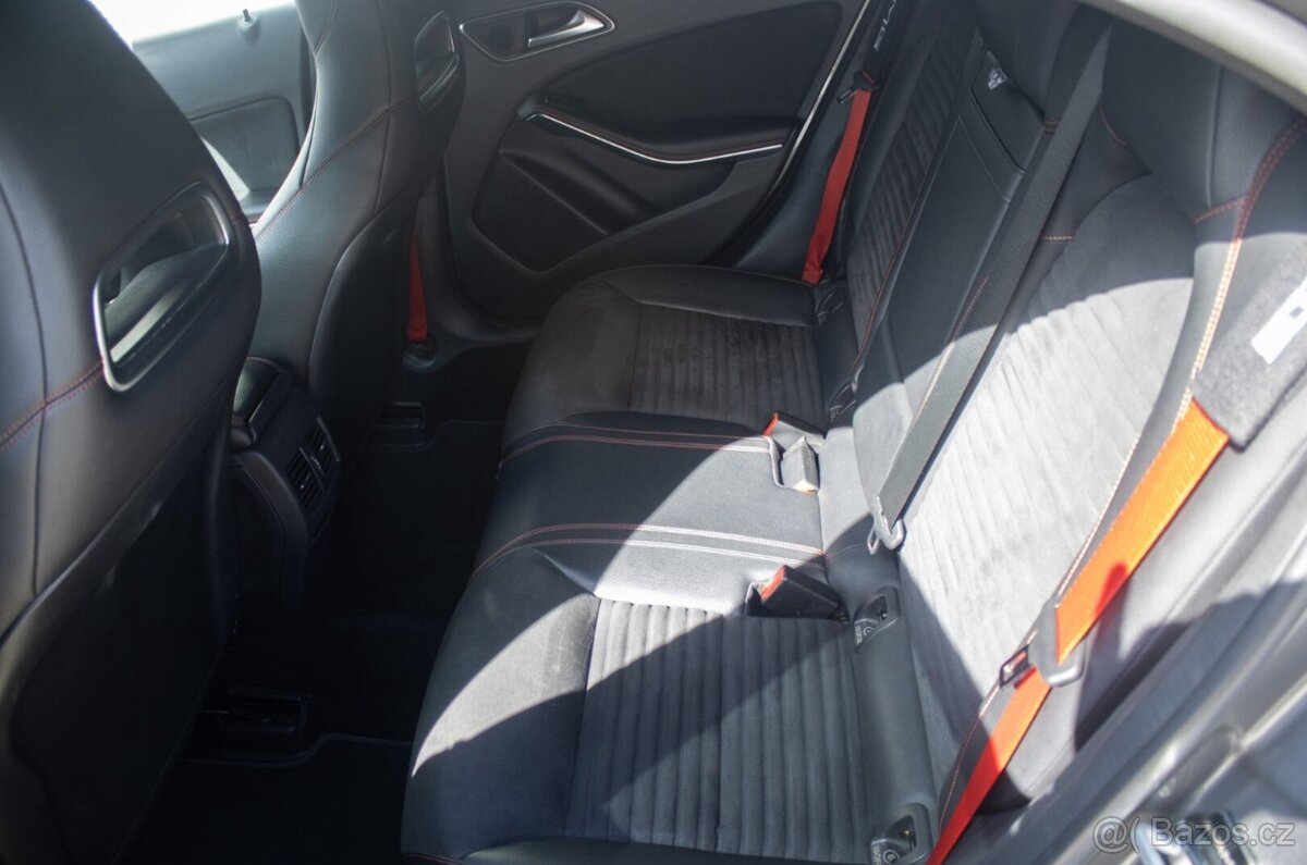 Mercedes Benz A45 AMG - 16