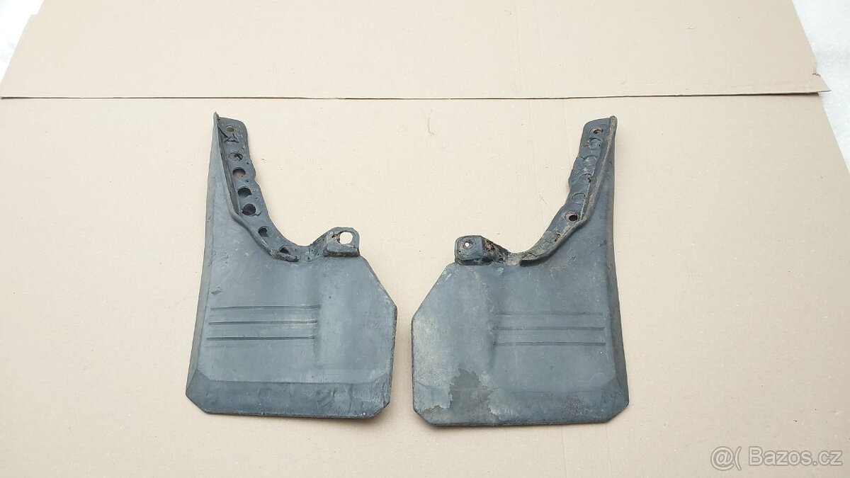 Toyota Land Cruiser 73 – Zástěrky - 16