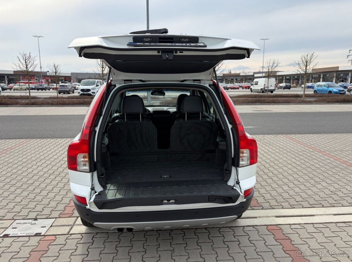 Volvo XC90 D5 AWD ČR 7 MÍST - 16