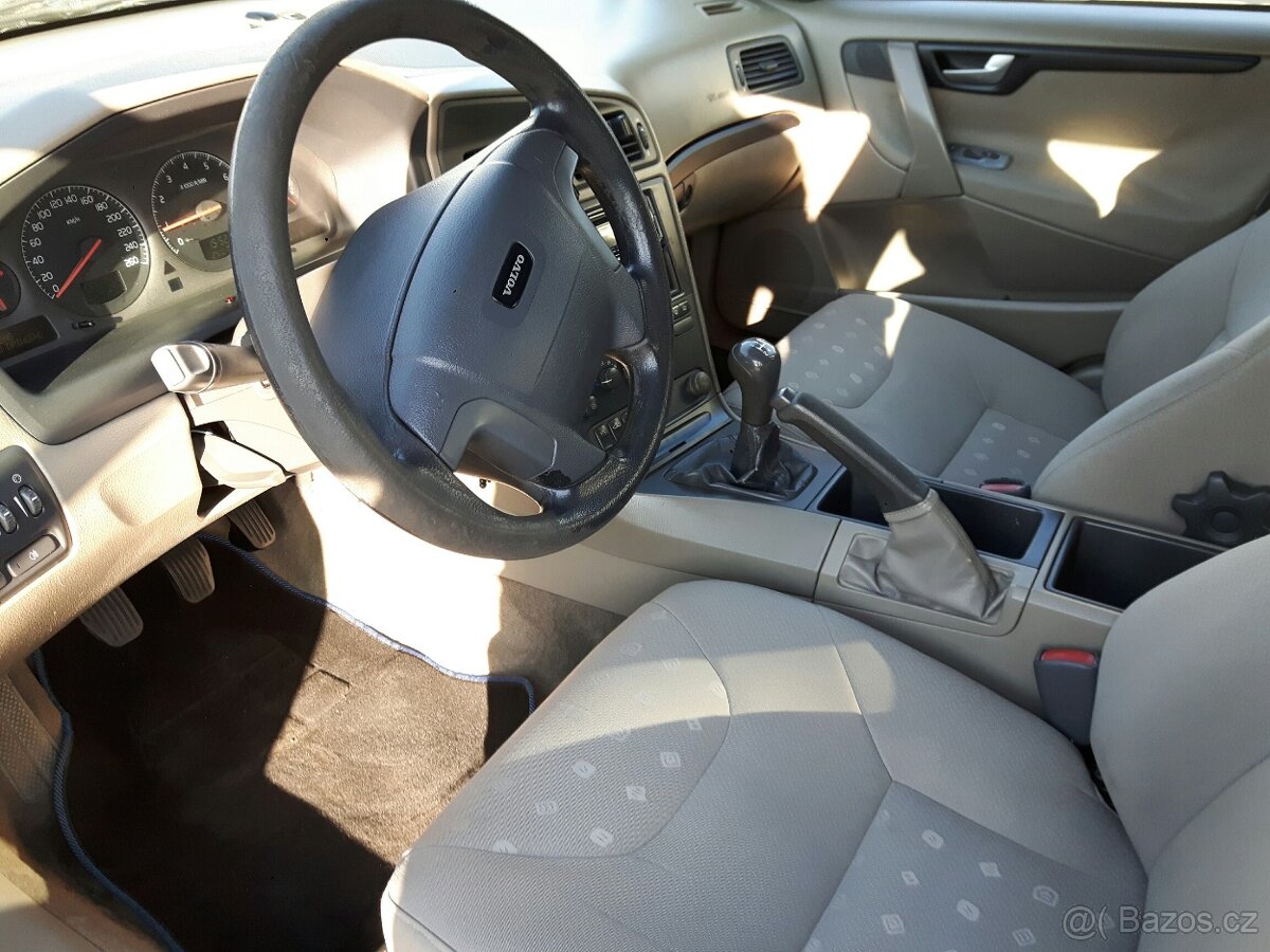 Volvo V70 2.4i - 16