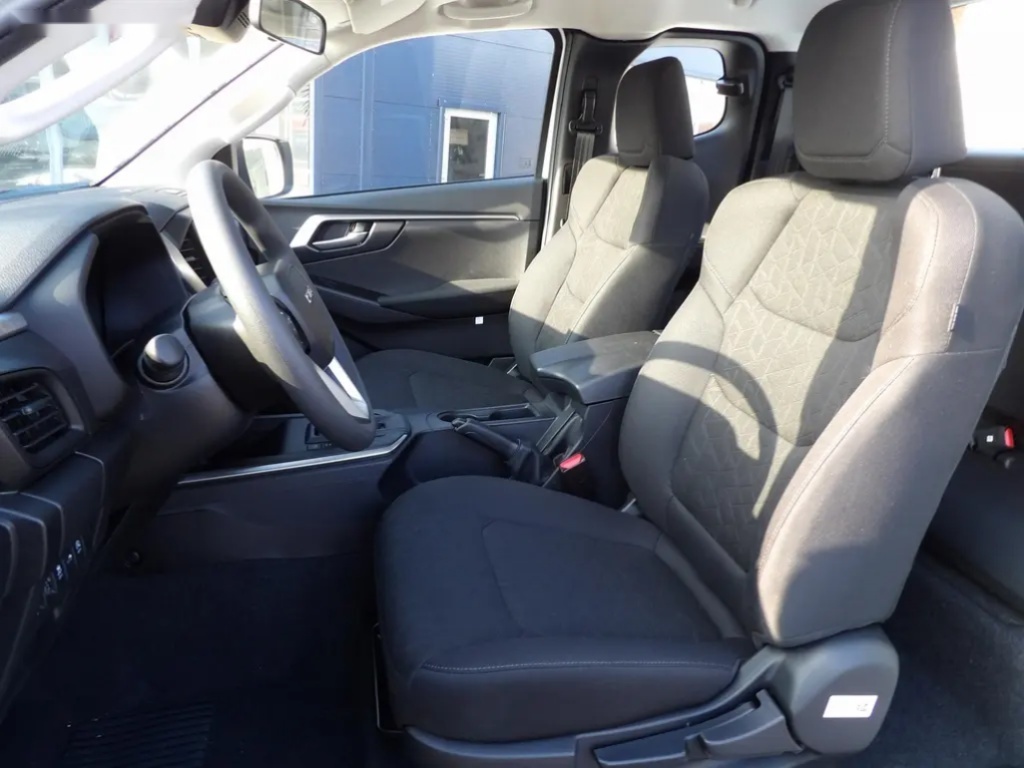 Isuzu D-Max, Space Cab LS 4x4 A/T - 16