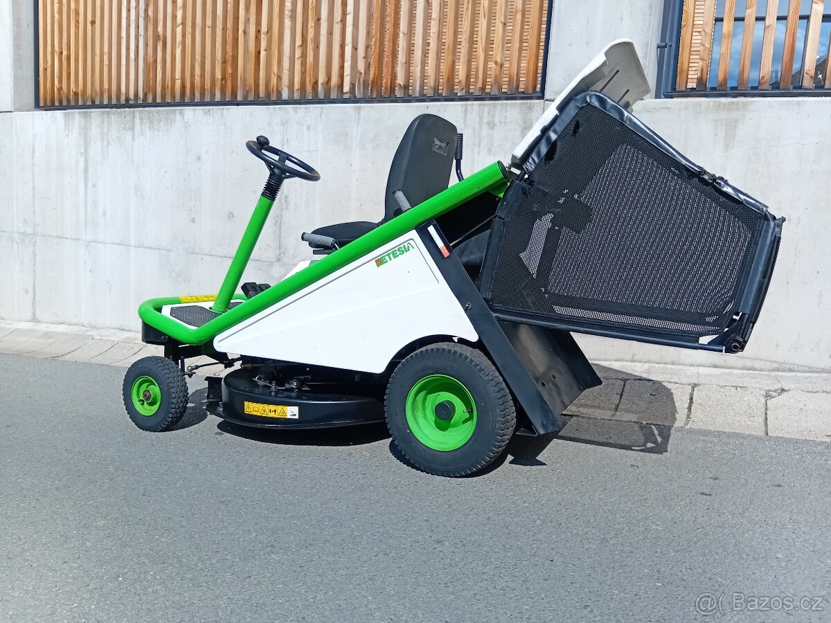 Prodám zahradní traktor Etesia Bahia MHHE Hydro - 16