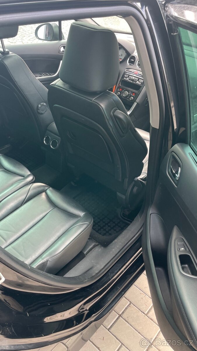 Peugeot 308 SW, 1.6 HDI, 7 míst, top výbava - 16