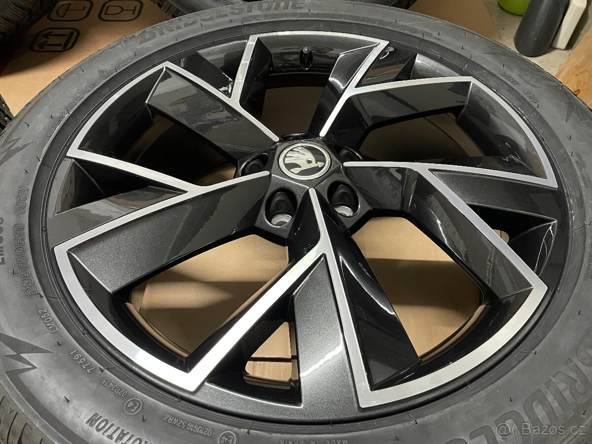 ŠKODA KODIAQ NOVÁ R19 TRIGLAV 235/50/19 103V XL DOT2023 - 16