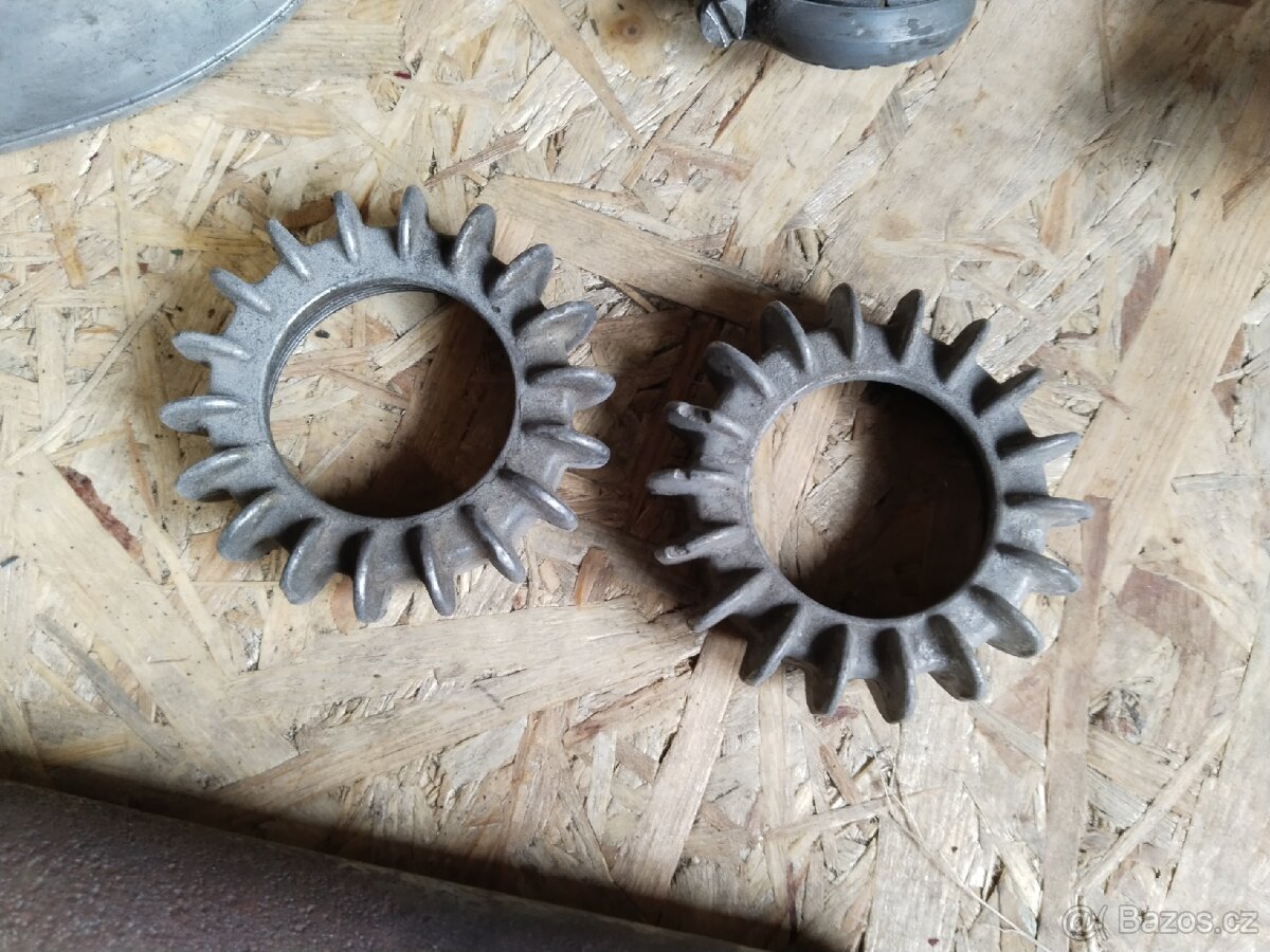 Jawa 250 pérák - díly motoru - 16