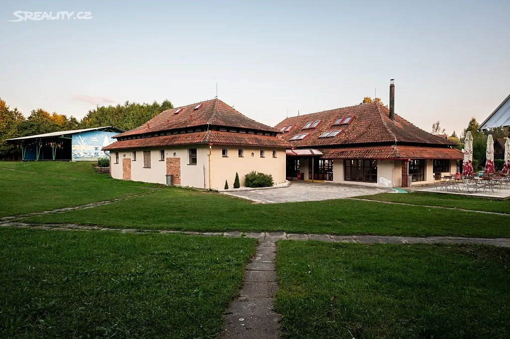 Dům s rodinným kempem - 16