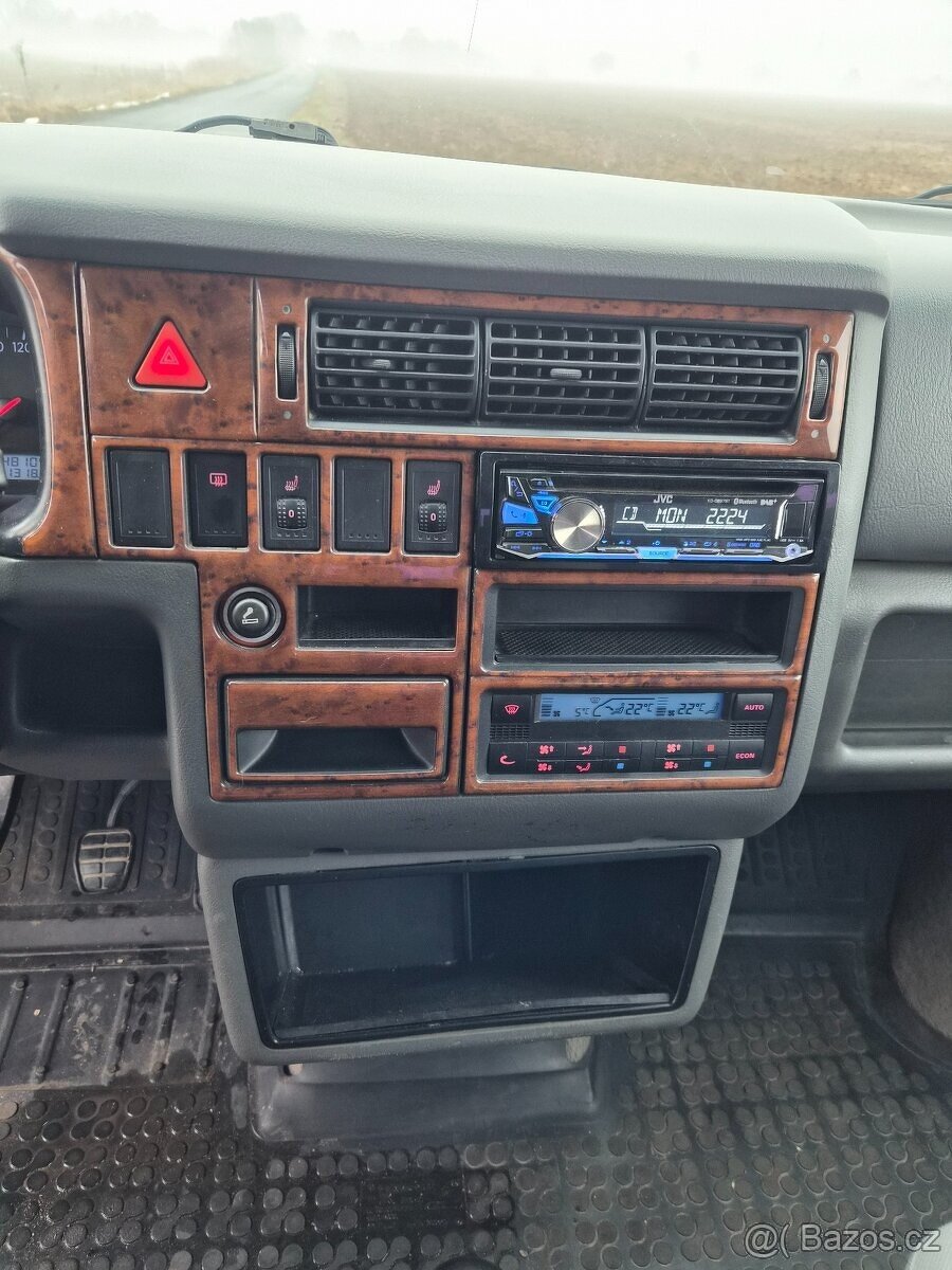 Volkswagen Multivan T4 ATLANTIS - 2.5TDi 75kW - 16