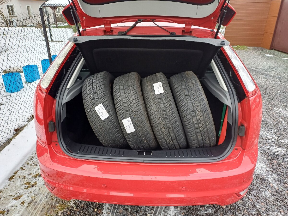 74195km Ford Focus 1.6 16V Tempomat - 16