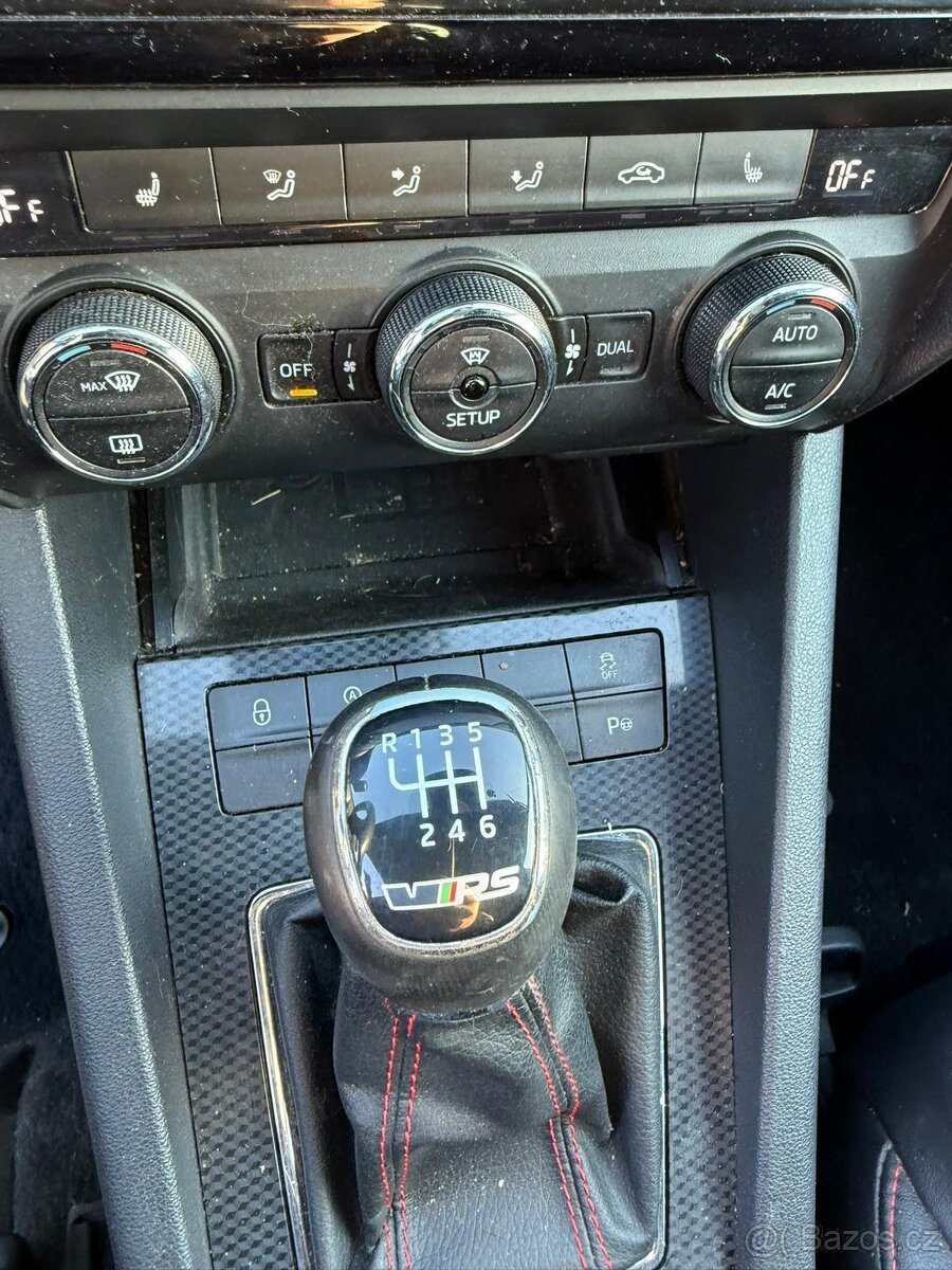 Škoda octavia combi 2.0TDi RS 135 kw 2013 airbag ok - 16