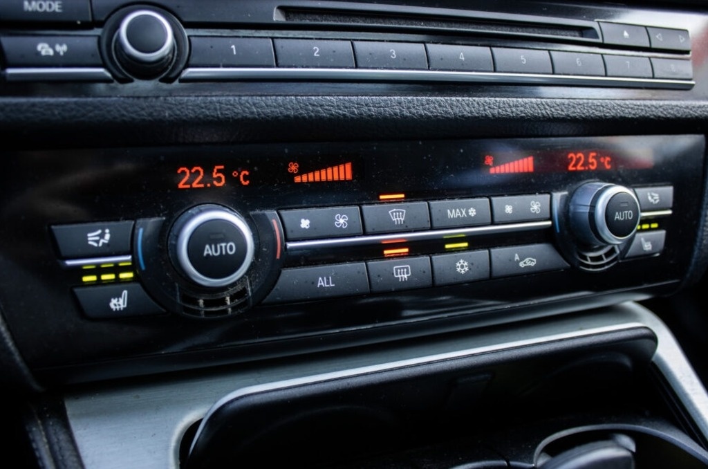 BMW 535d, 220kW (2012) - 16