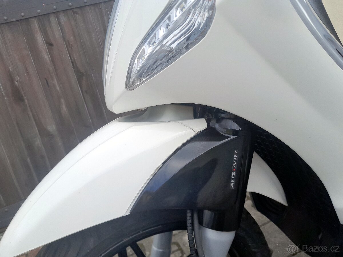 Piaggio Beverly 350i ABS, ASR - 16