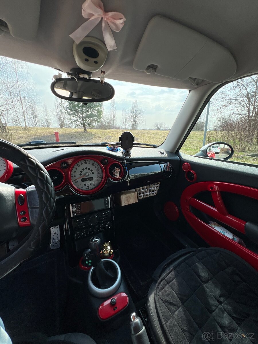 Mini Cooper R50, rok 2002 - 16