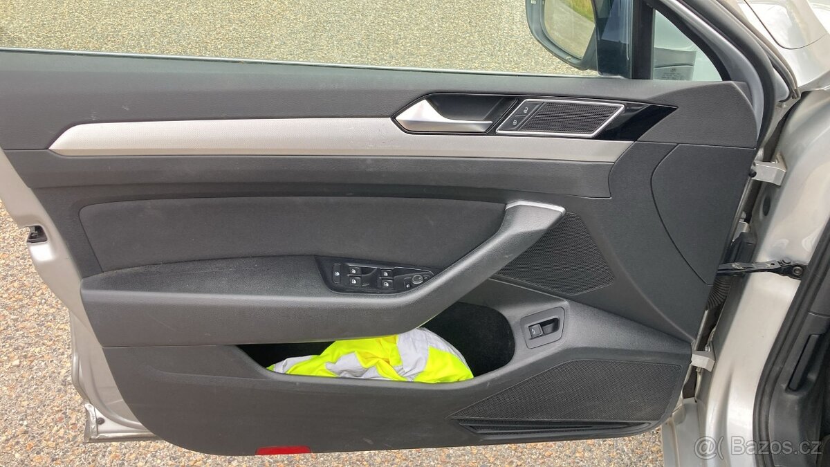 Volkswagen Passat 2.0 TDI - 16
