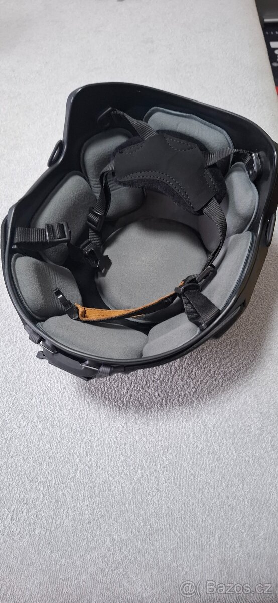 Kompletní výbava na airsoft - 16