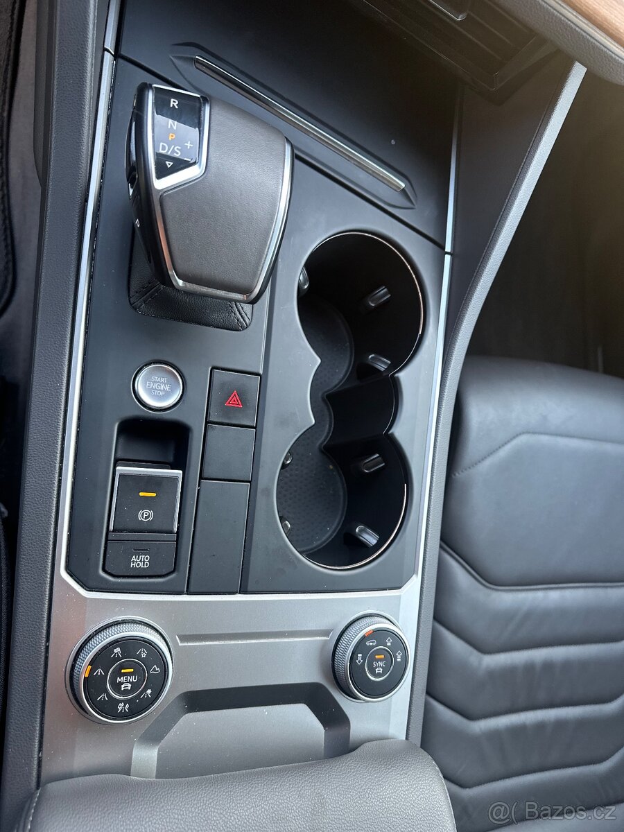 VW Touareg 3,0 Tdi 170 kw TOP STAV - 16