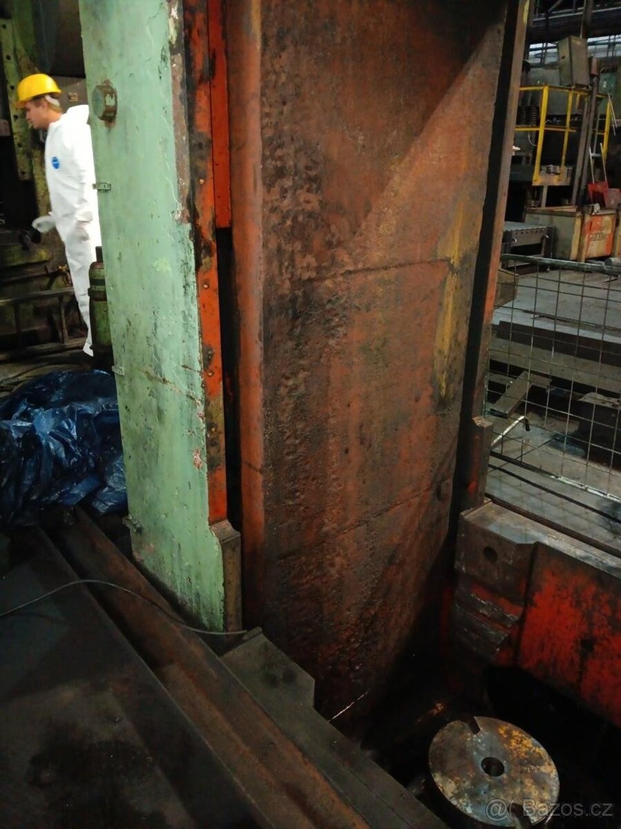 Hydraulický lis ŽĎAS LVH 2500 - 16