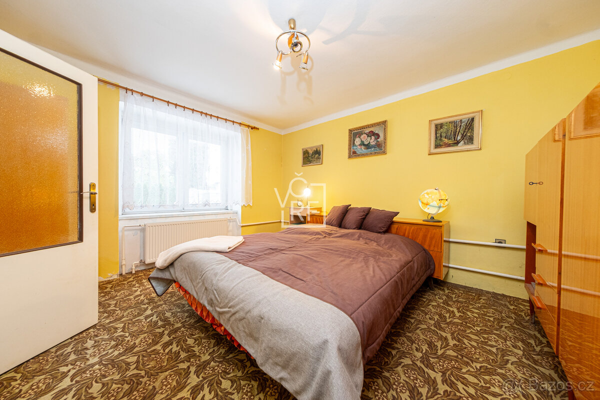 Zachovalý rodinný dům s pozemkem v obci Kořenice u Kolína - 16