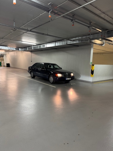 Mercedes Benz , S class , 400SEL W140 - 16