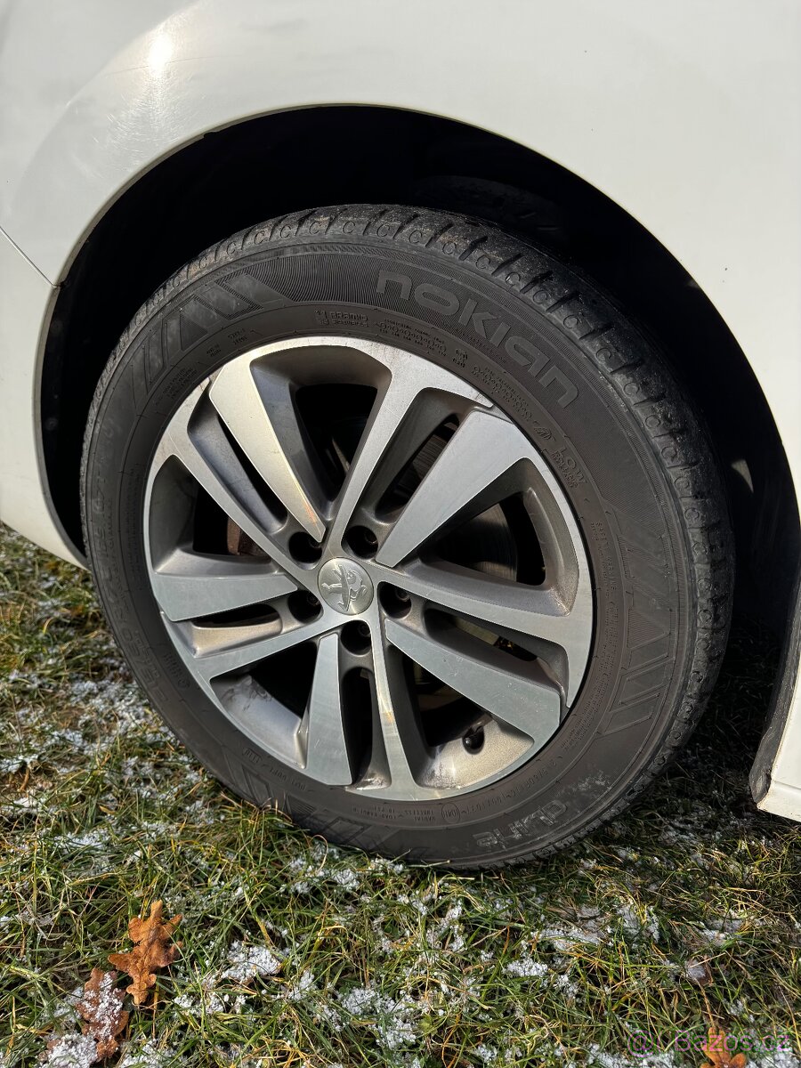 Peugeot Traveller Allure Long 2.0 BlueHDi - 16