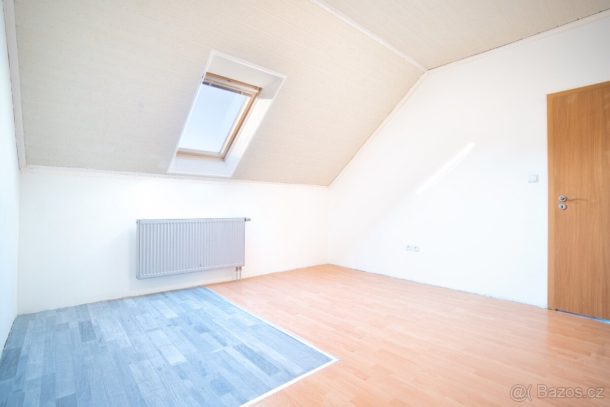 Troubky RD 7+2 240m2, zahrada 800m2 - 16