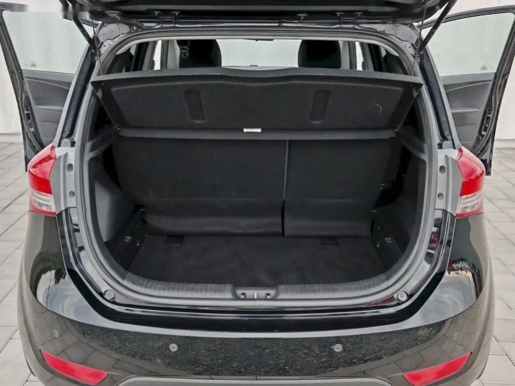 Hyundai ix20, 1.4 CVVT 66 kW - 16