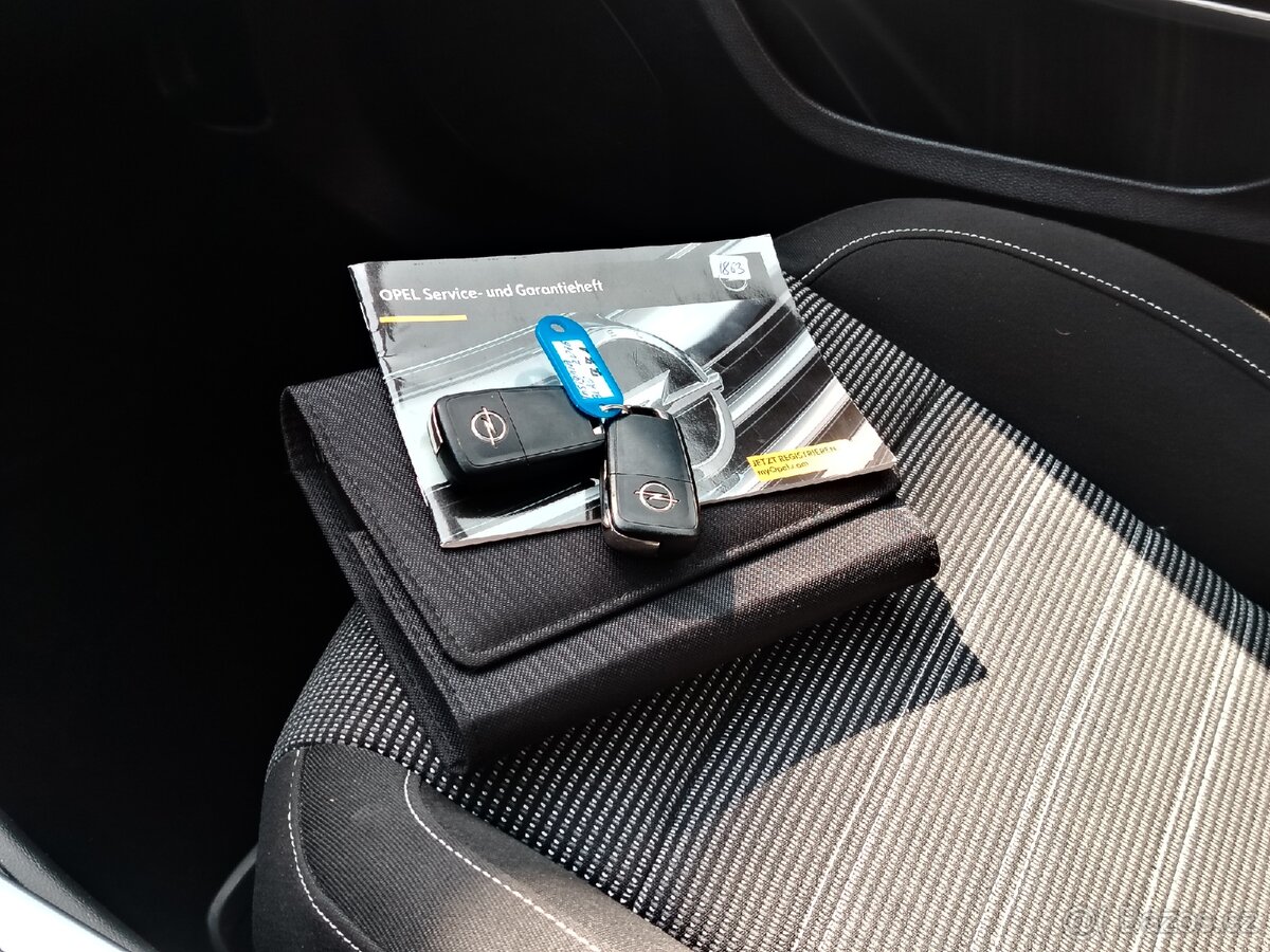 Opel Insignia 2016 / 2.0 Diesel / Facelift - 16