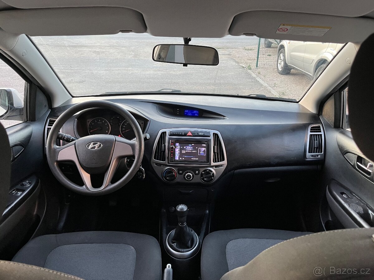 REZERVOVANE Hyundai i20 1.3 Benzin = Navi, r.v 2013, 96623km - 16