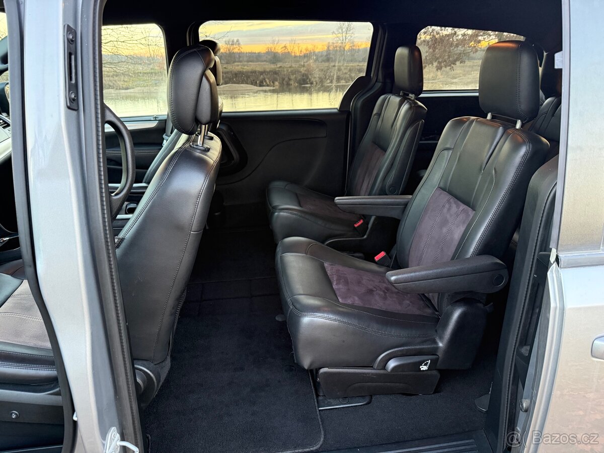 Dodge Grand Caravan - 16