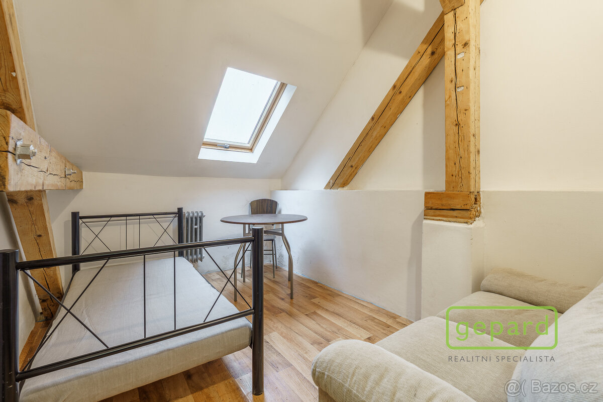 Prodej budovy s byty a garážemi jen 2km od jezera Medard– So - 16