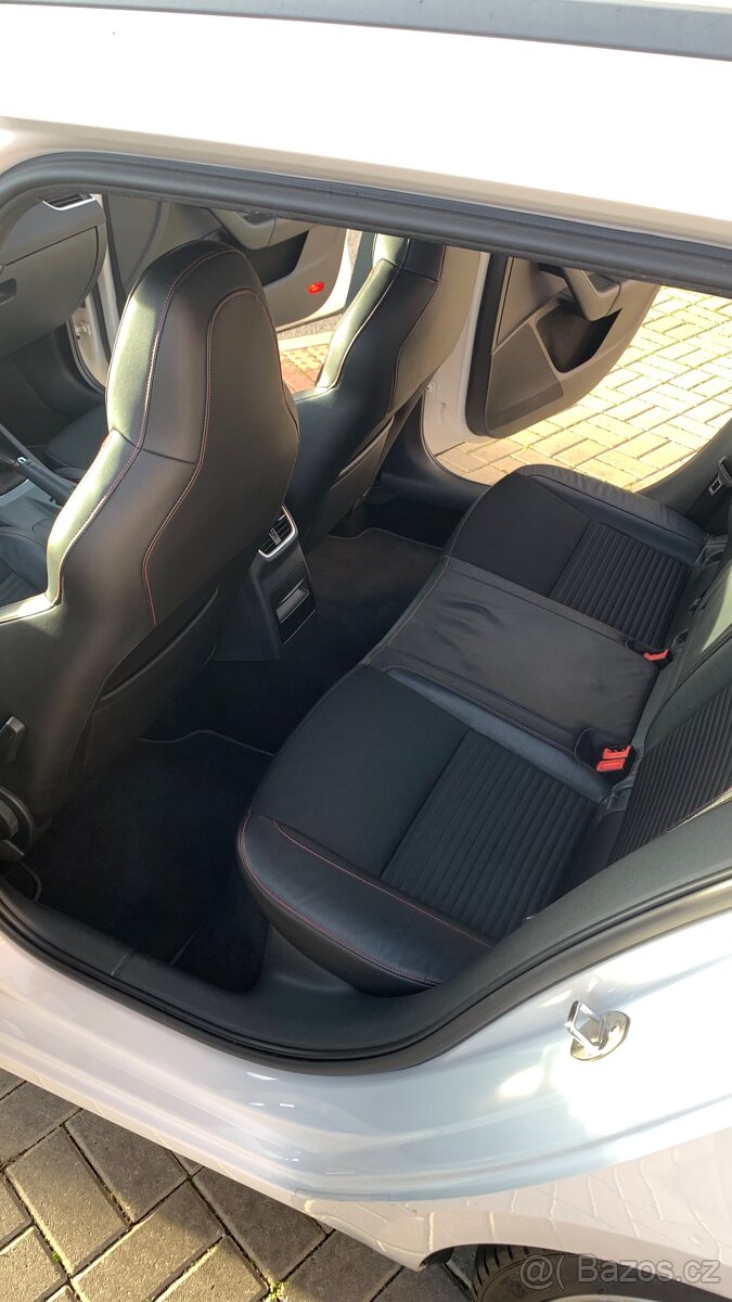 ŠKODA Octavia RS 2.0TDi 135kW - 16