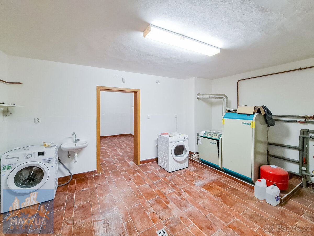 Pronájem luxusního rodinného domu 7+kk (360 m2), Praha 6 - N - 16