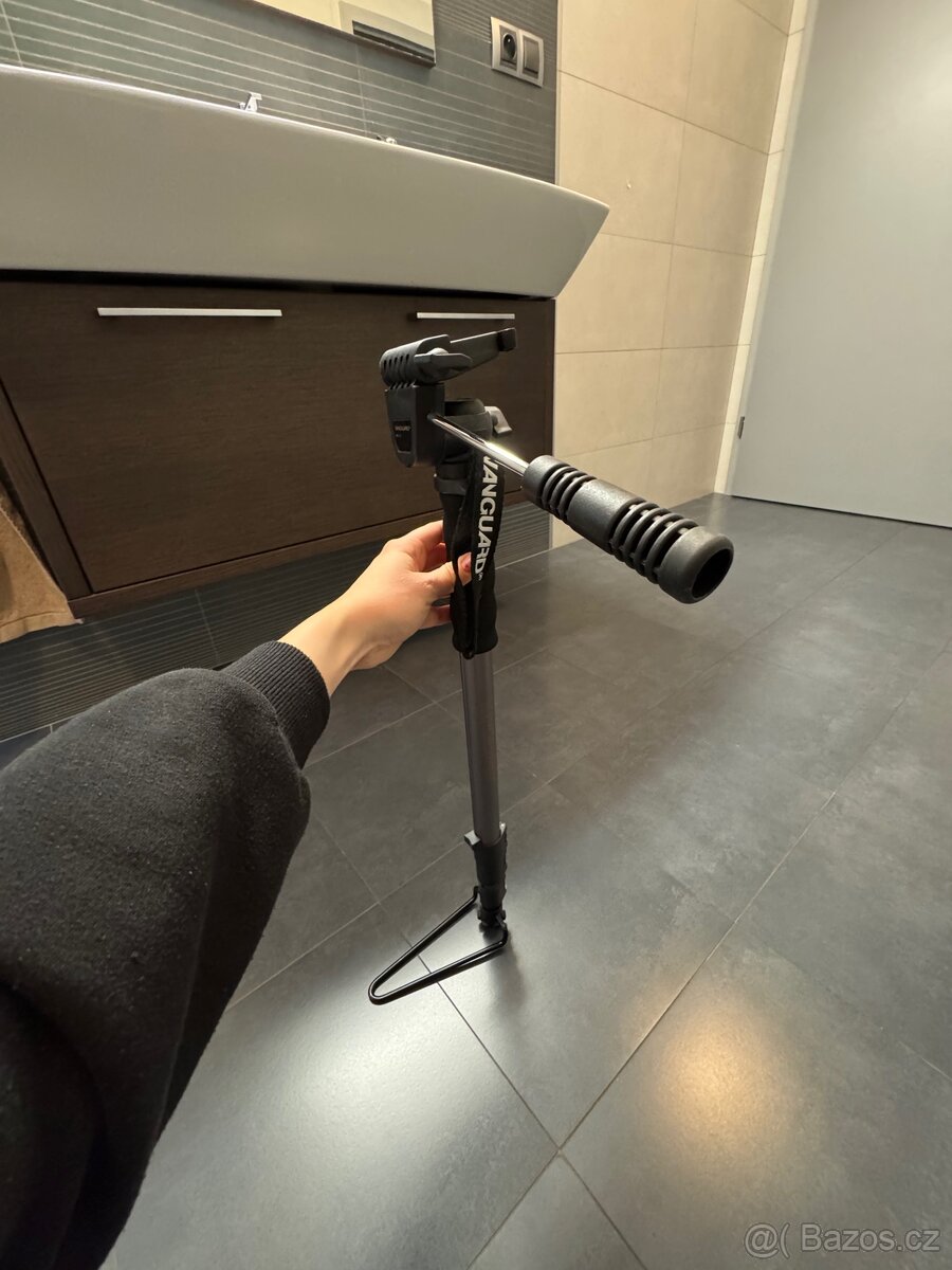 Zrcadlovka Canon EOS 400D + 3 objektivy, 2 stativy a batoh - 16