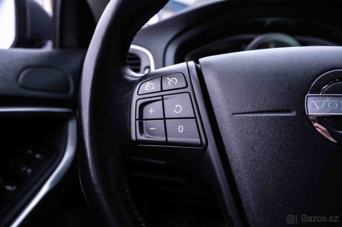 Volvo V40 T2 1.6L Momentum - 16