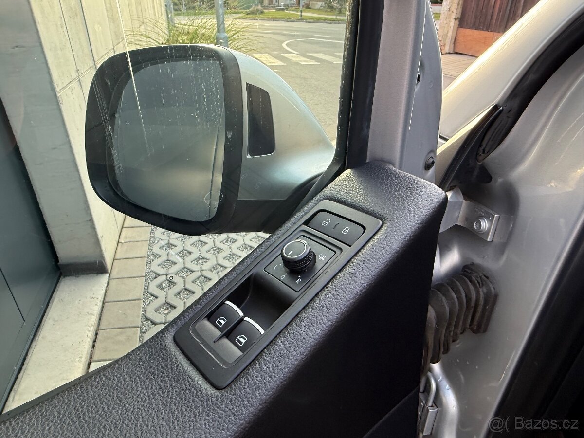 VW MULTIVAN 2.0 TDI DSG 4MOTION DPH - 16