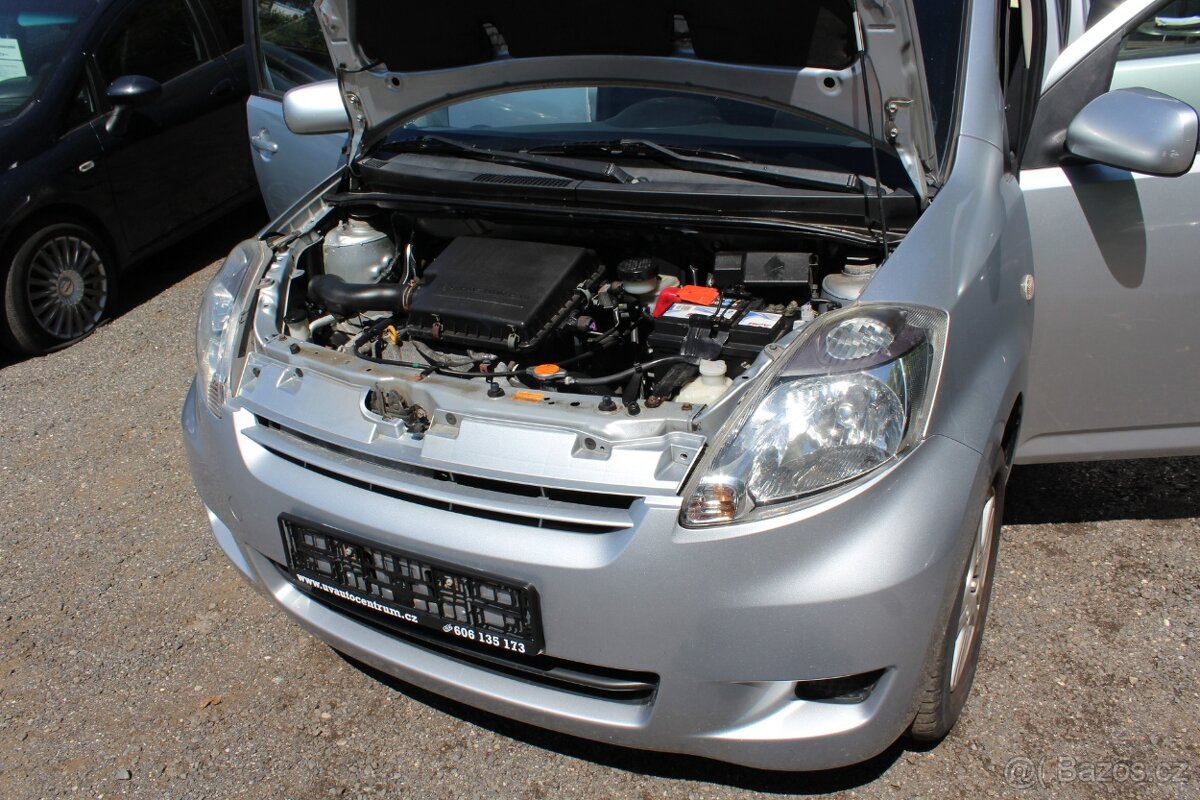 Daihatsu Sirion - 16